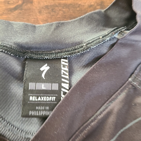 Men's athletic shirt (L) - Picture 2 of 4